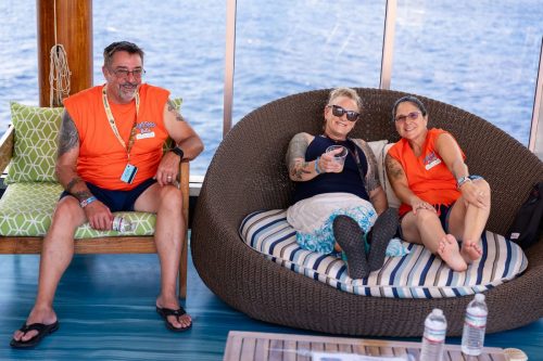 HSR-T-shirt-party-w-Black-Smoke-Sinners-101