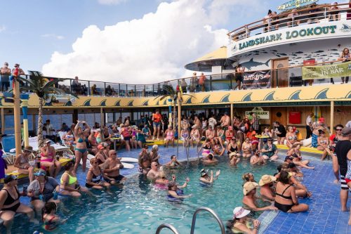 HSR-T-shirt-party-w-Black-Smoke-Sinners-110