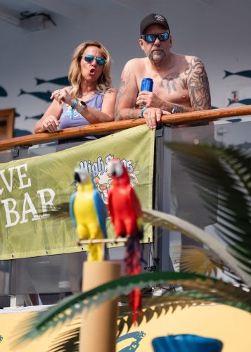 HSR-T-shirt-party-w-Black-Smoke-Sinners-115