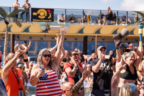 HSR-T-shirt-party-w-Black-Smoke-Sinners-118