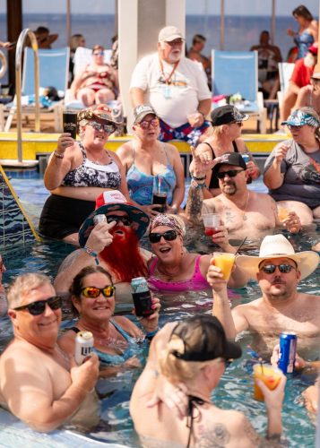 HSR-T-shirt-party-w-Black-Smoke-Sinners-34