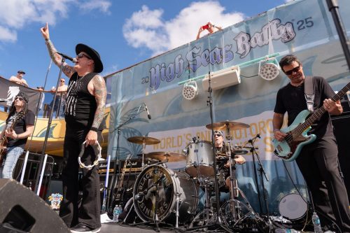 HSR-T-shirt-party-w-Black-Smoke-Sinners-40