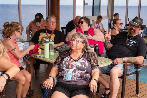 HSR-T-shirt-party-w-Black-Smoke-Sinners-48