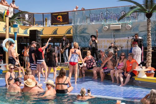 HSR-T-shirt-party-w-Black-Smoke-Sinners-5