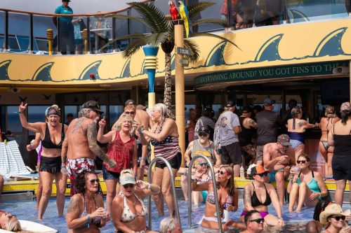 HSR-T-shirt-party-w-Black-Smoke-Sinners-55