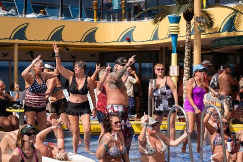 HSR-T-shirt-party-w-Black-Smoke-Sinners-58