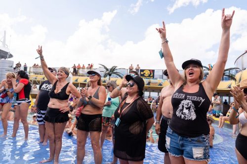 HSR-T-shirt-party-w-Black-Smoke-Sinners-82