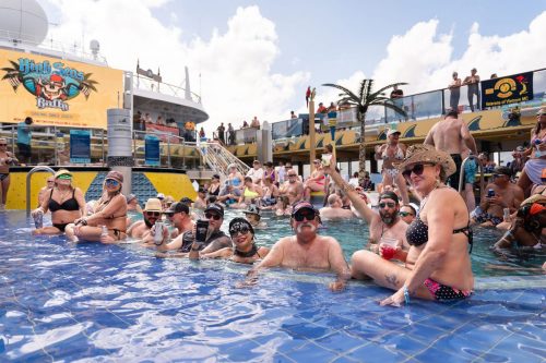 HSR-T-shirt-party-w-Black-Smoke-Sinners-87