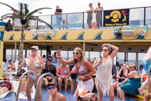 HSR-T-shirt-party-w-Black-Smoke-Sinners-89