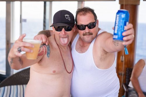 HSR-T-shirt-party-w-Black-Smoke-Sinners-99