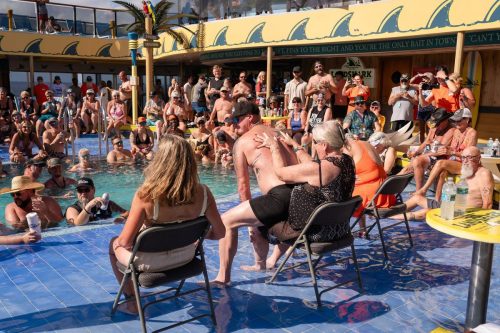 Topless-Man-Competition-15