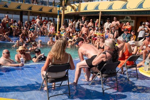 Topless-Man-Competition-16