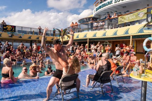 Topless-Man-Competition-19