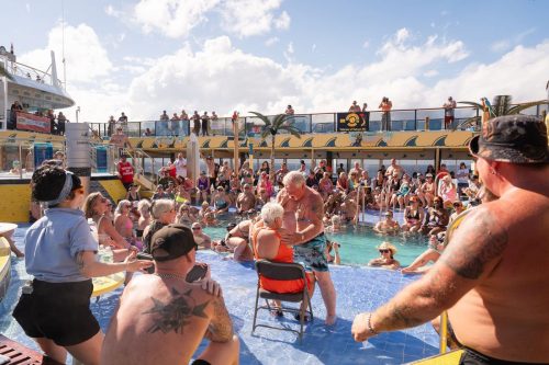 Topless-Man-Competition-23