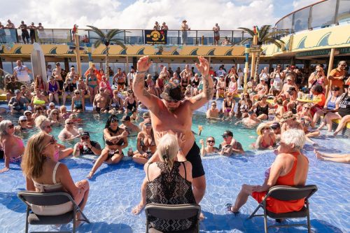 Topless-Man-Competition-41