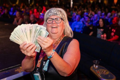 Welcome-Giveaway-Show-63